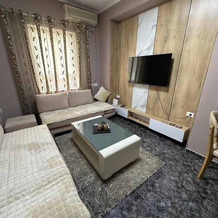 Midtown Cozy Apartment Tirana Bagian luar foto